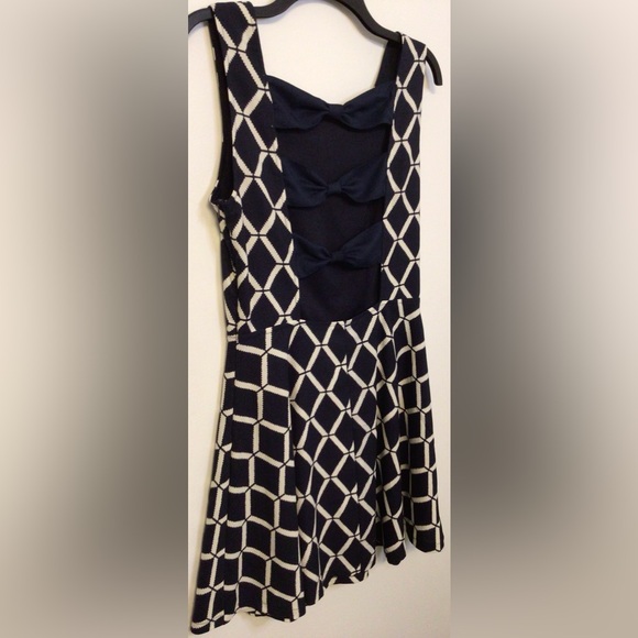 Altar’d state navy cream sleeveless dress with back bow detail size medium - Picture 6 of 9